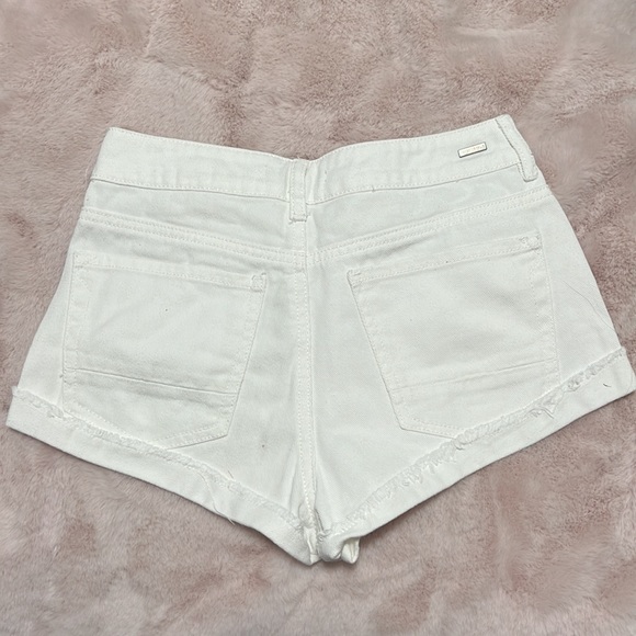 Kendall & Kylie white denim shorts - Picture 2 of 2
